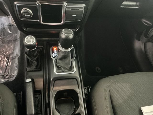 Used 2019 Jeep Wrangler Sport AWD/4WD image 18