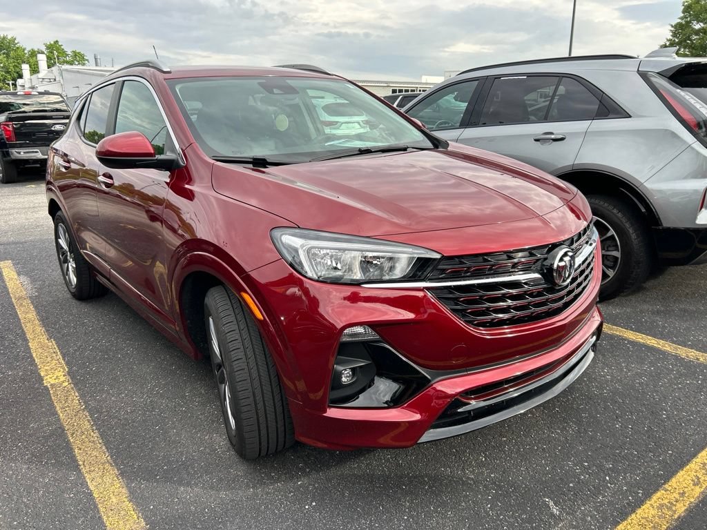 Used 2023 Buick Encore GX Select w/ Sport Touring Package FWD image 3