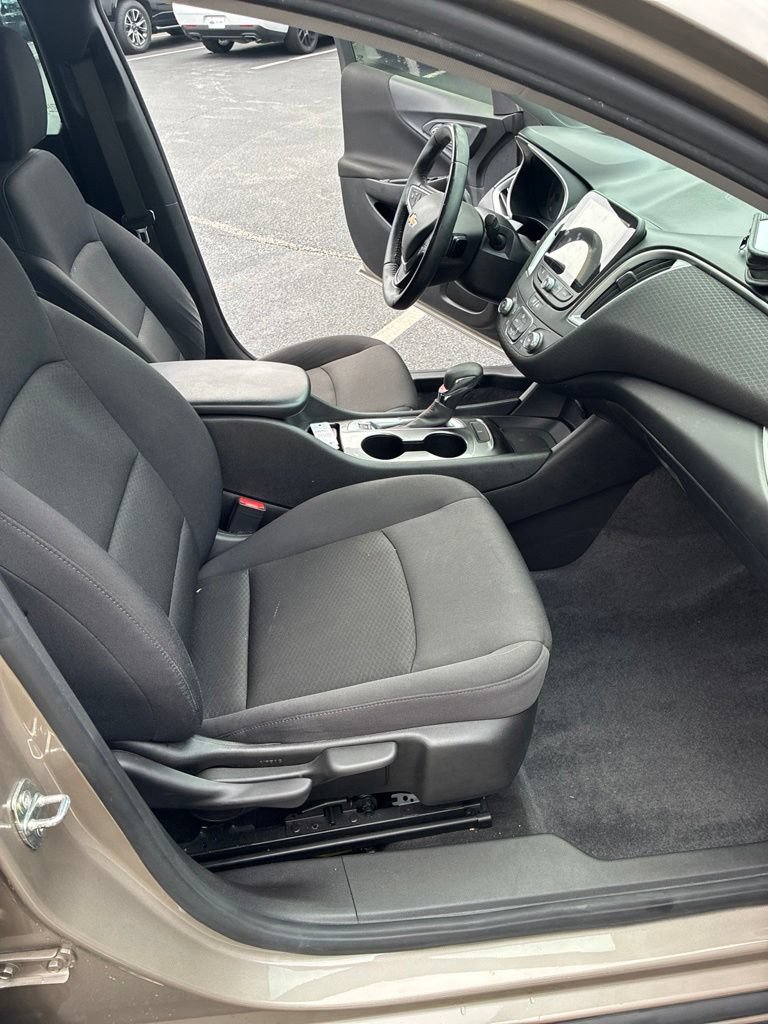 Used 2022 Chevrolet Malibu RS FWD image 16