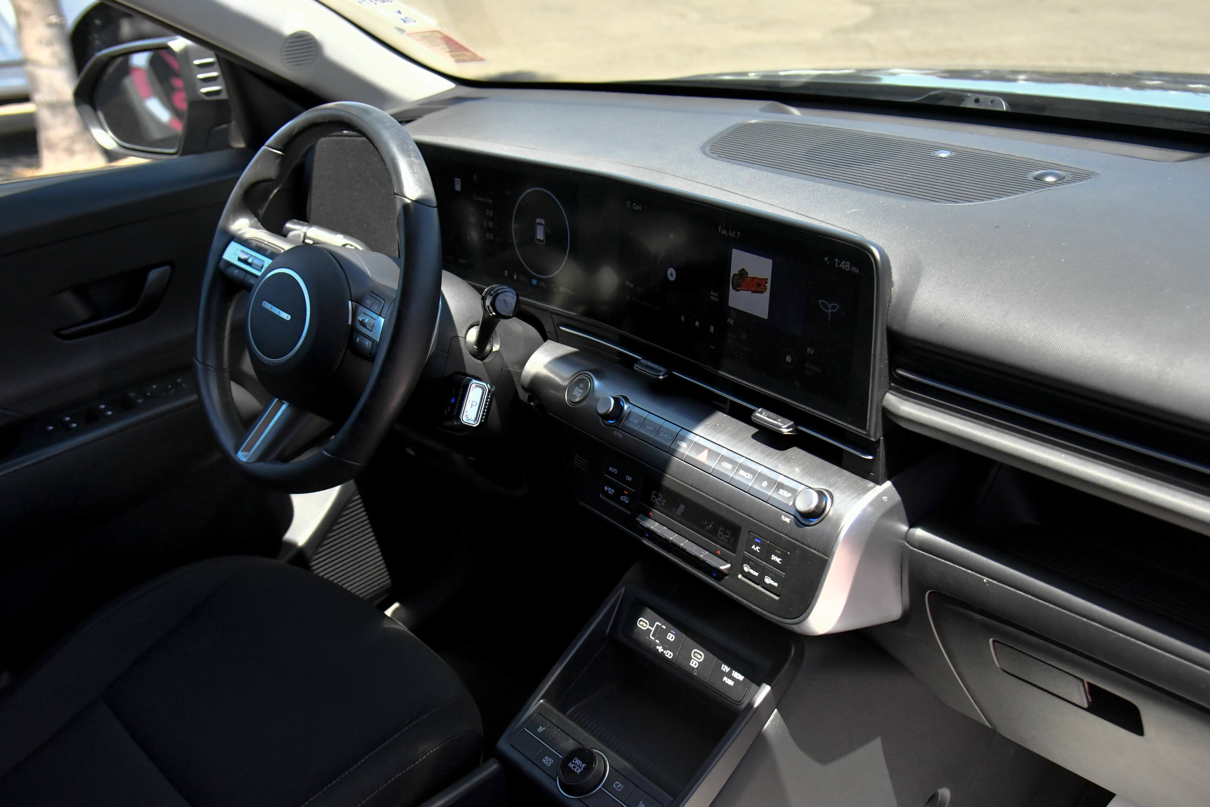 Used 2024 Hyundai Kona SEL FWD image 49