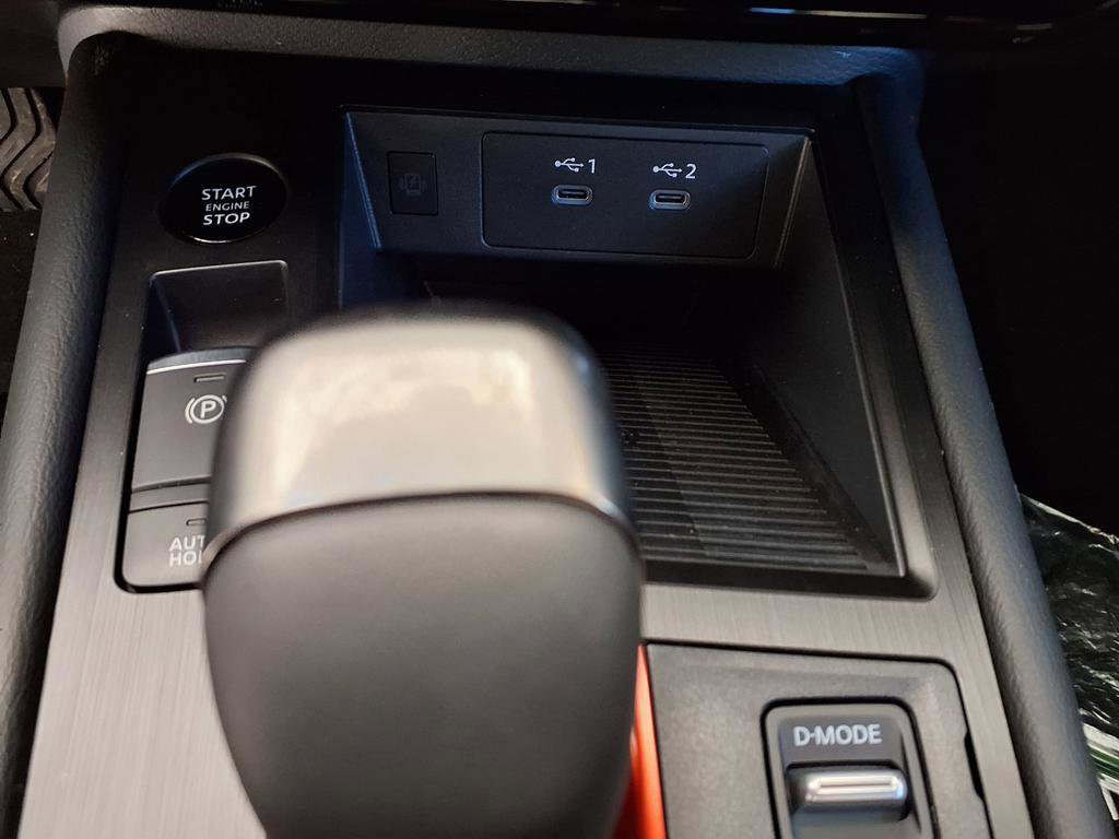 New 2026 Nissan Kicks SR AWD/4WD image 25