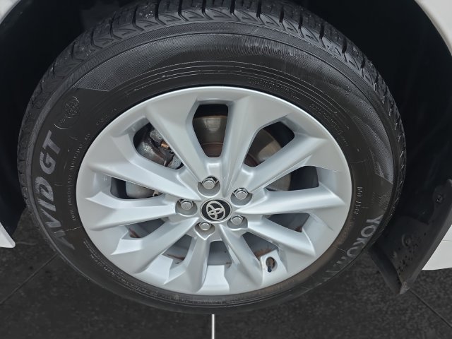 Used 2022 Toyota Corolla LE w/ LE Convenience Package FWD image 9