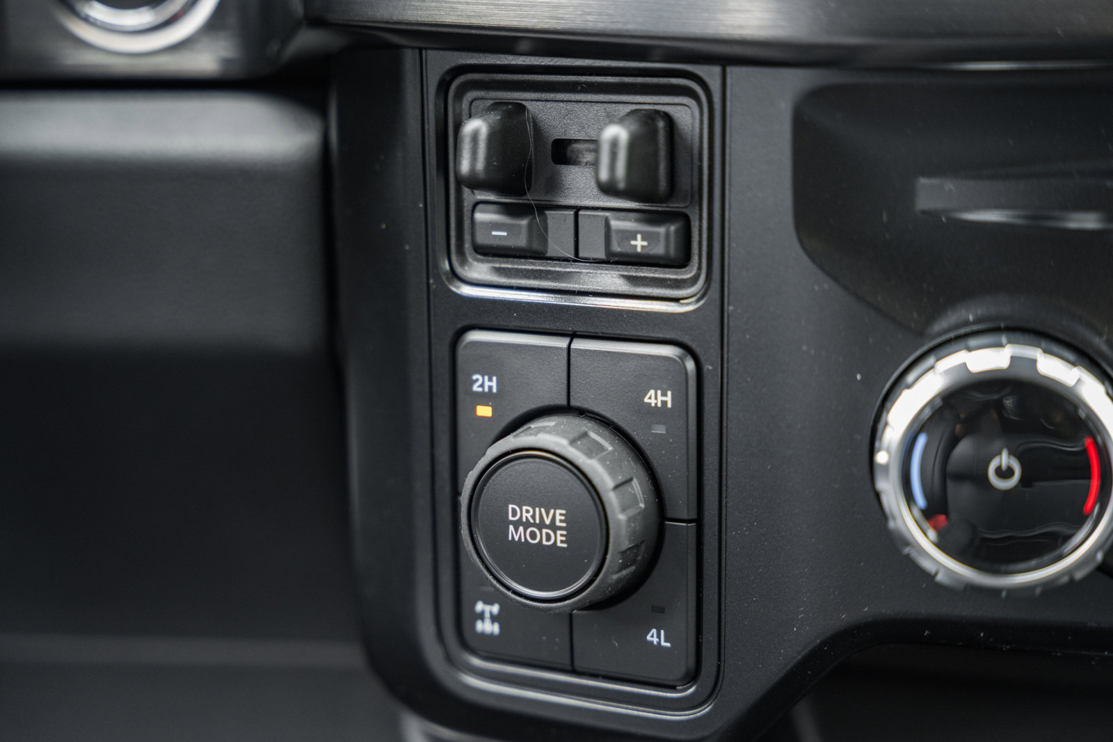 New 2026 Ford F250 Lariat w/ Chrome Package image 29