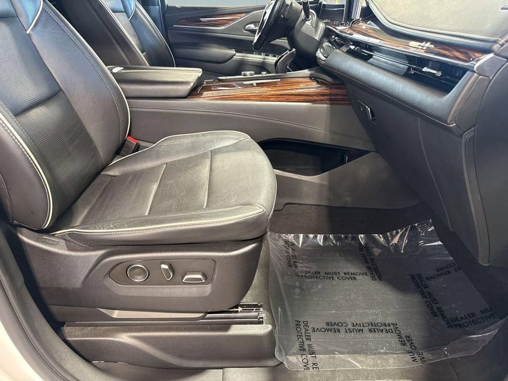 Used 2021 Cadillac Escalade ESV Premium Luxury w/ Driver Assist Tech Package AWD/4WD image 32