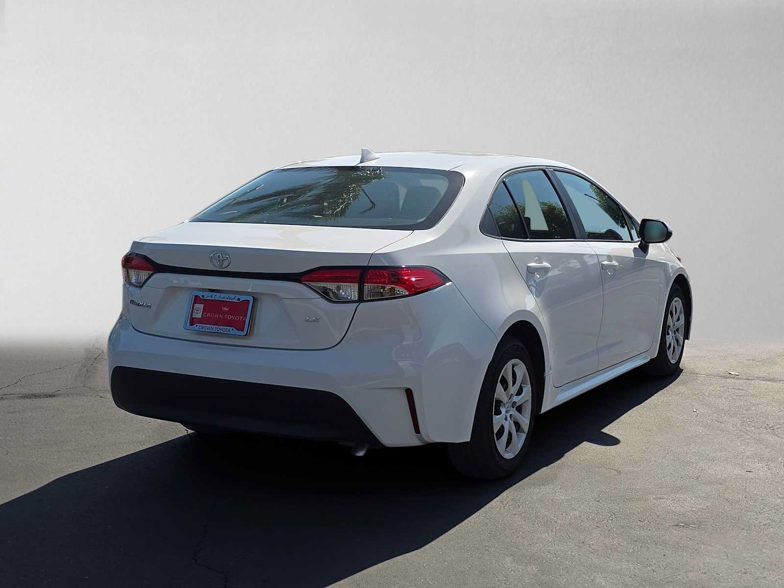 Certified 2025 Toyota Corolla LE FWD image 3