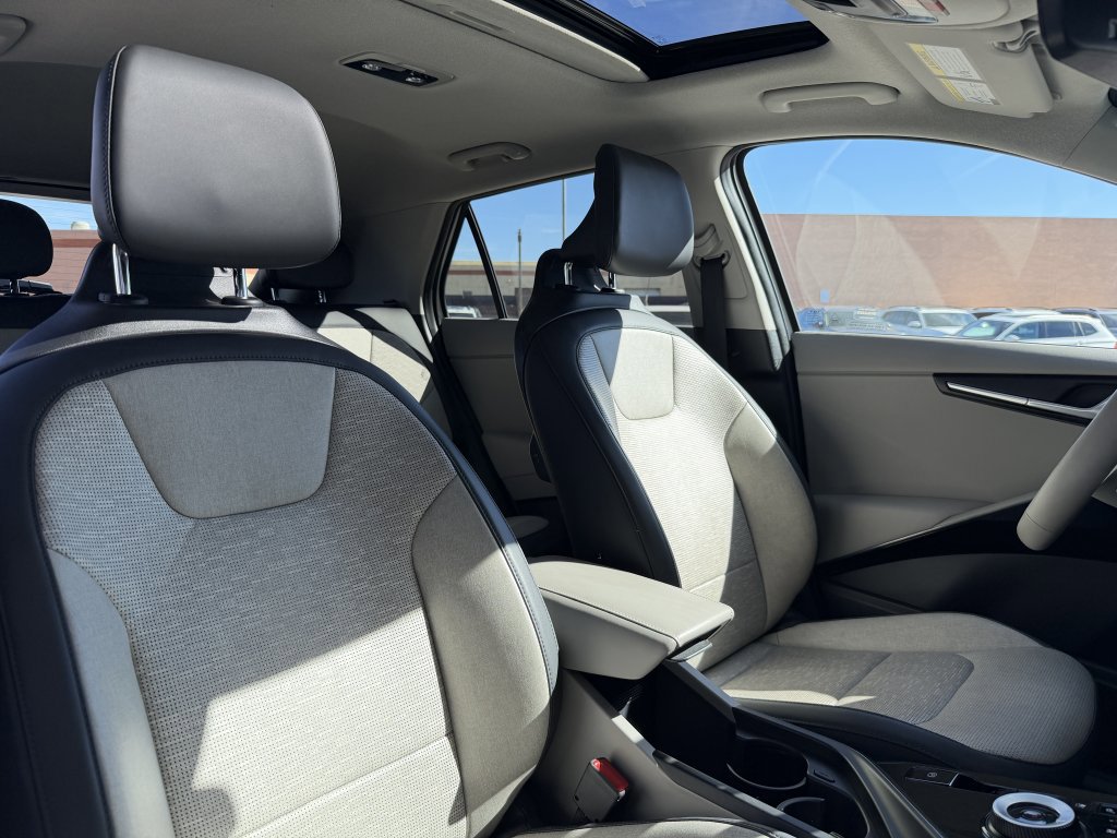 Used 2024 Kia Niro Wave w/ Wave Preserve Package image 41