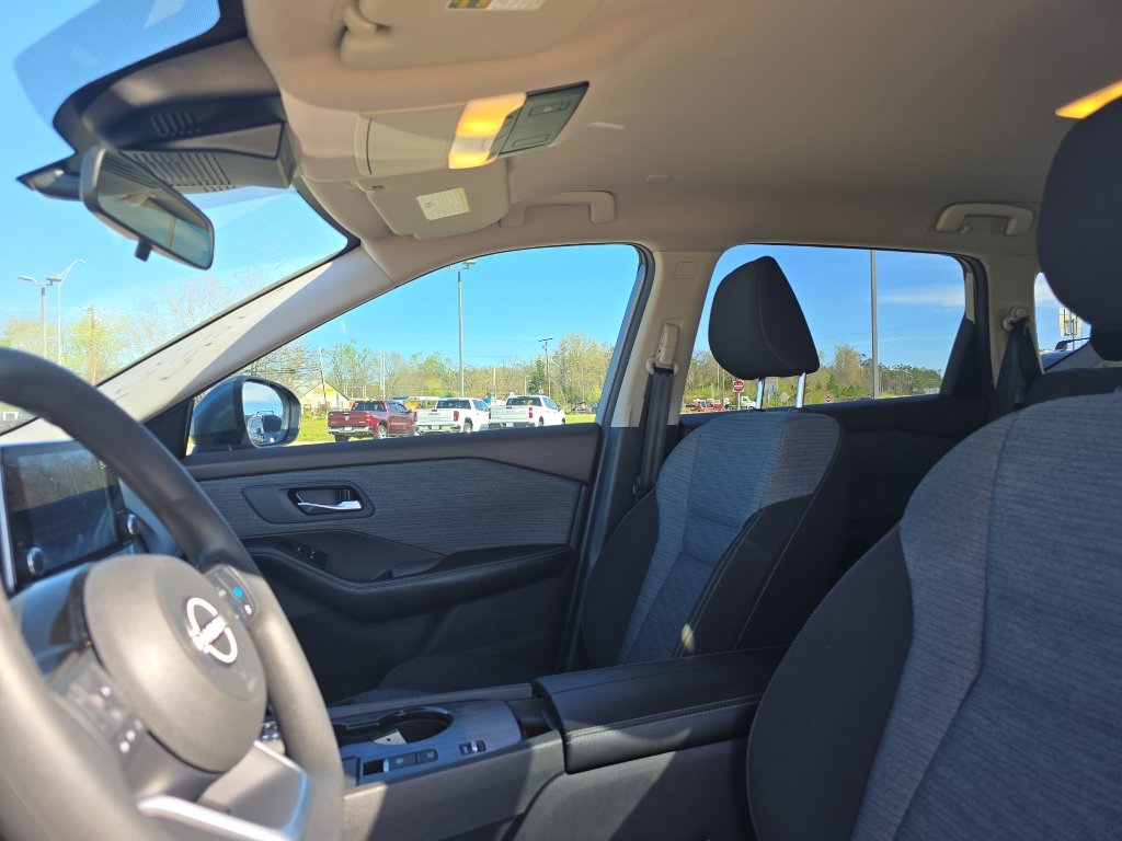 Used 2023 Nissan Rogue SV image 20