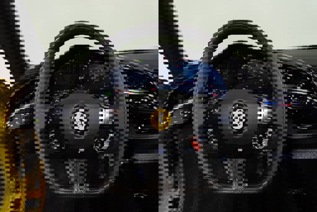 Used 2022 Ferrari SF90 Spider image 40