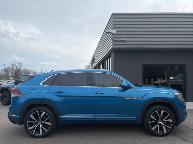 Certified 2024 Volkswagen Atlas Cross Sport SEL Premium R-Line image 2