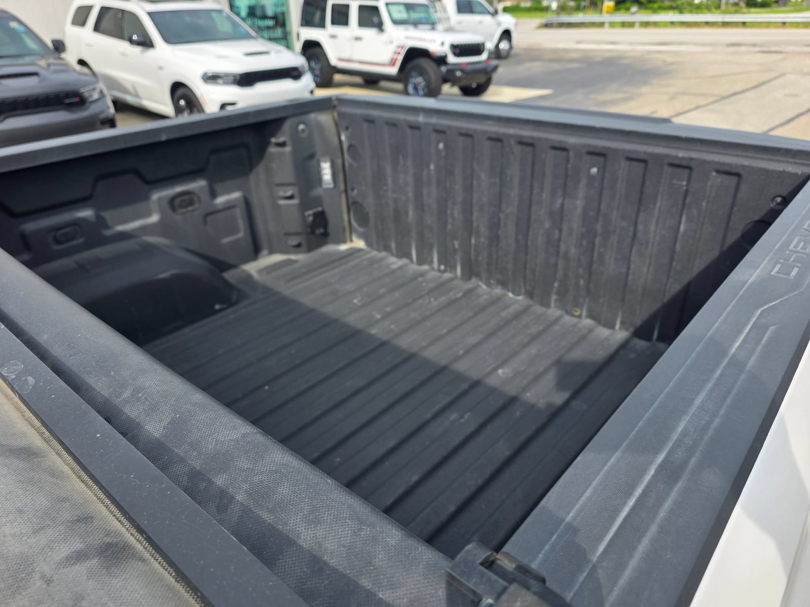 Used 2023 Chevrolet Silverado 1500 LTZ AWD/4WD image 10