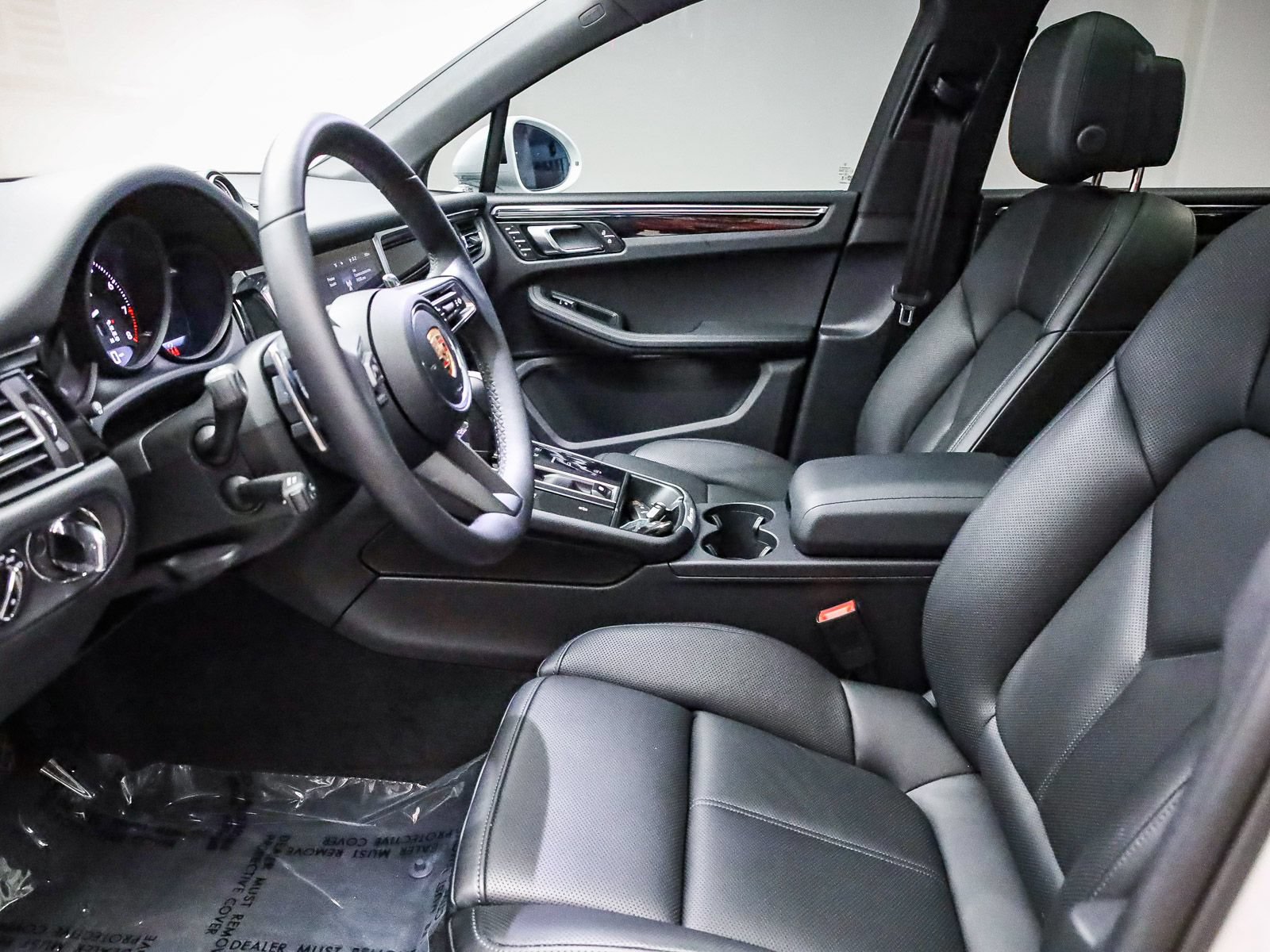 Certified 2026 Porsche Macan AWD/4WD image 19