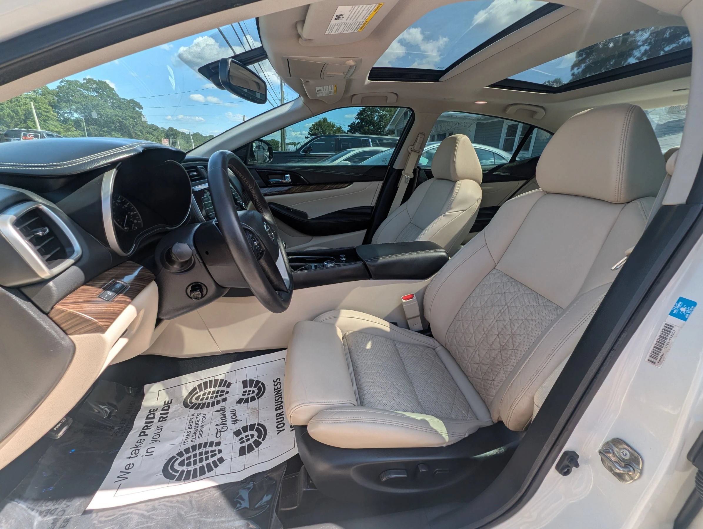 Used 2017 Nissan Maxima Platinum w/ Medallion Package FWD image 20