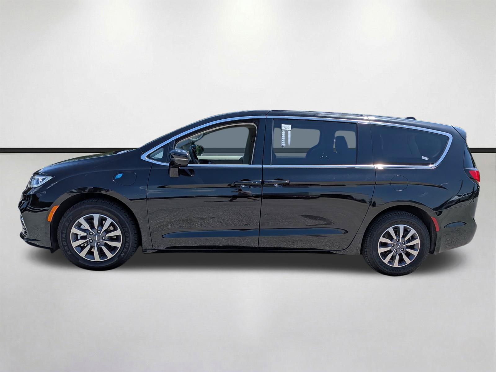 Used 2024 Chrysler Pacifica Limited FWD image 7