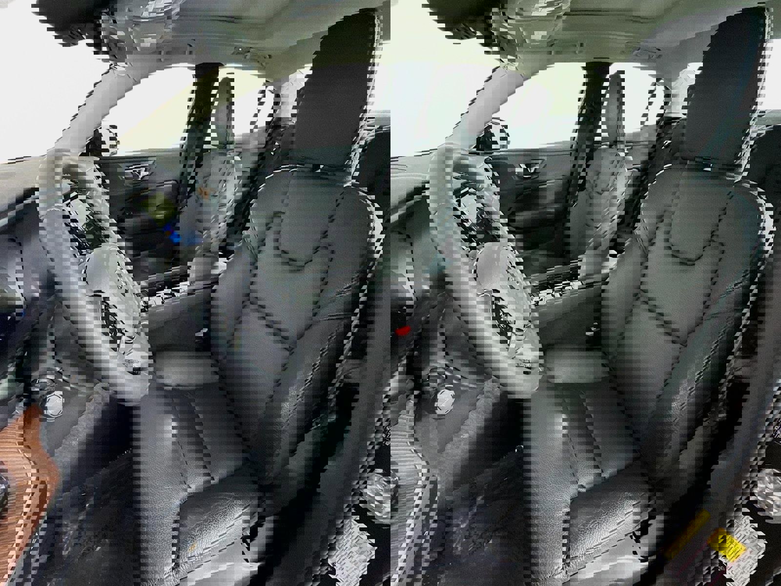 Used 2025 Volvo S60 B5 Plus image 12