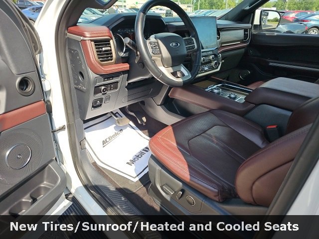 Used 2023 Ford Expedition Max Limited image 13