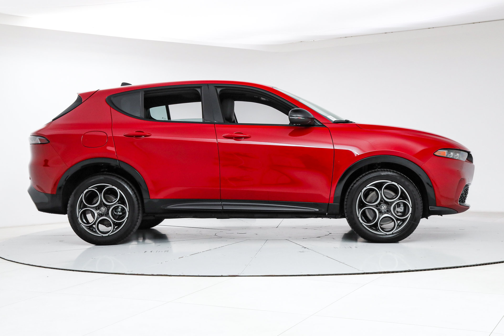 New 2025 Alfa Romeo Tonale w/ Premium Package AWD/4WD image 6