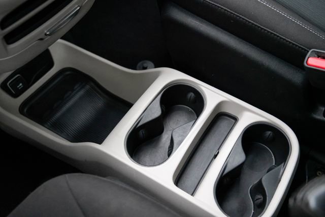 Used 2023 Chrysler Voyager LX image 31