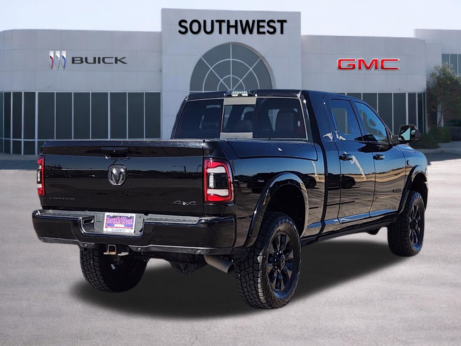Used 2022 RAM 2500 Limited w/ Night Edition image 5