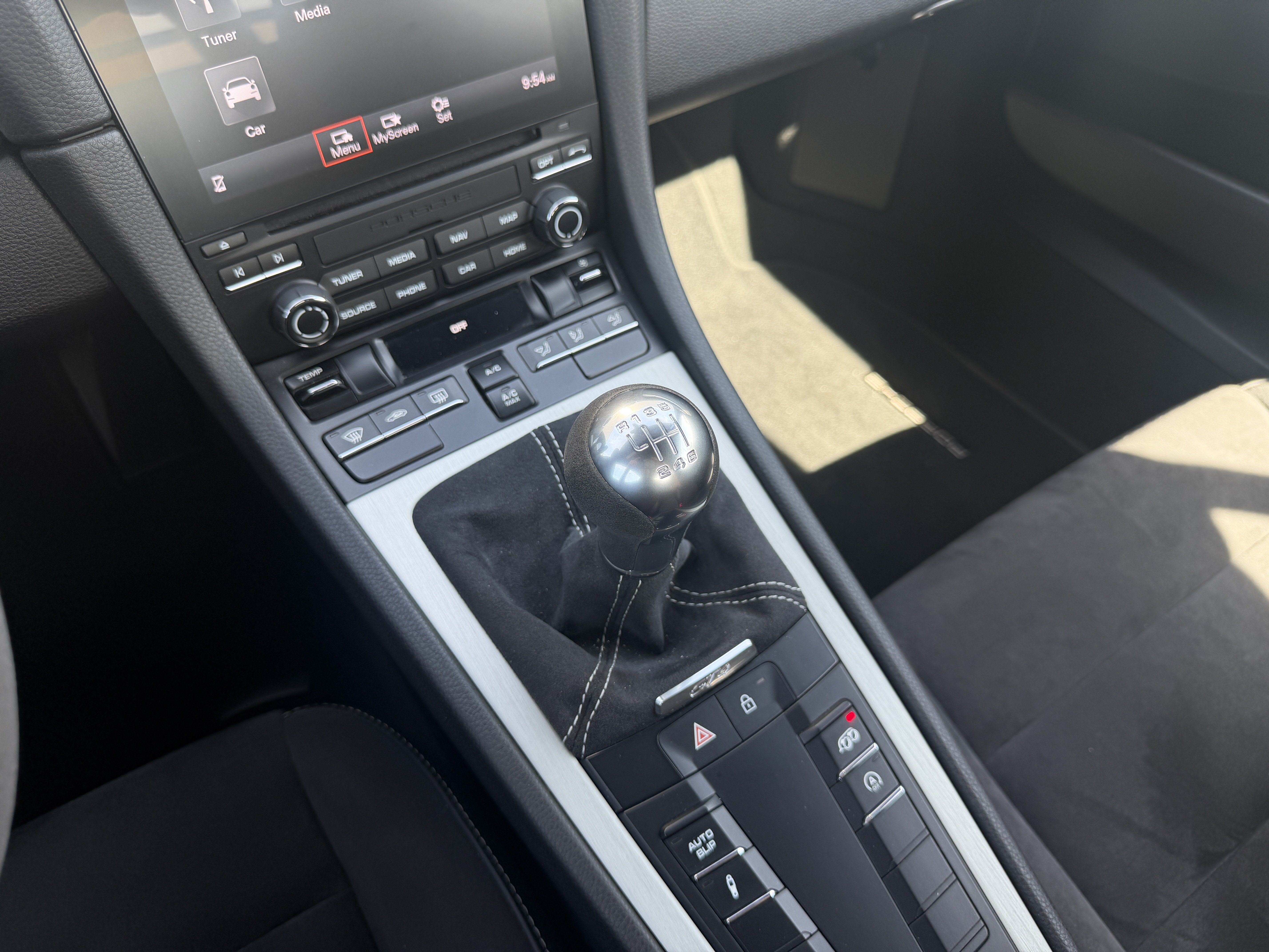 Certified 2020 Porsche 718 Cayman GT4 RWD image 25