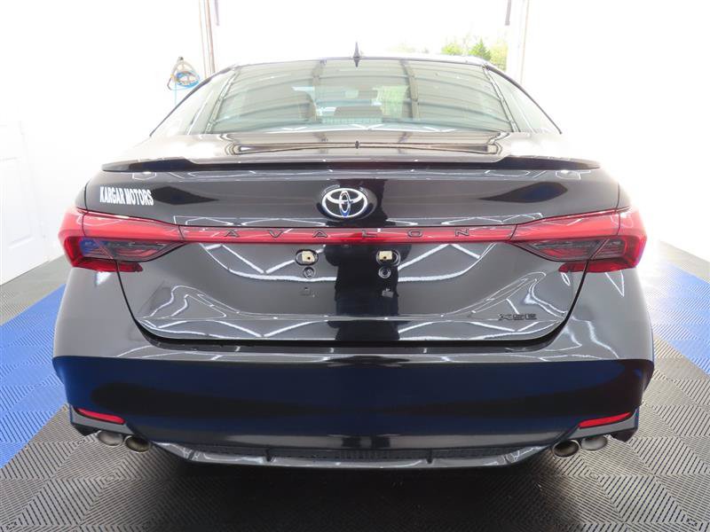 Used 2019 Toyota Avalon XSE w/ All Weather Liner Package FWD image 11