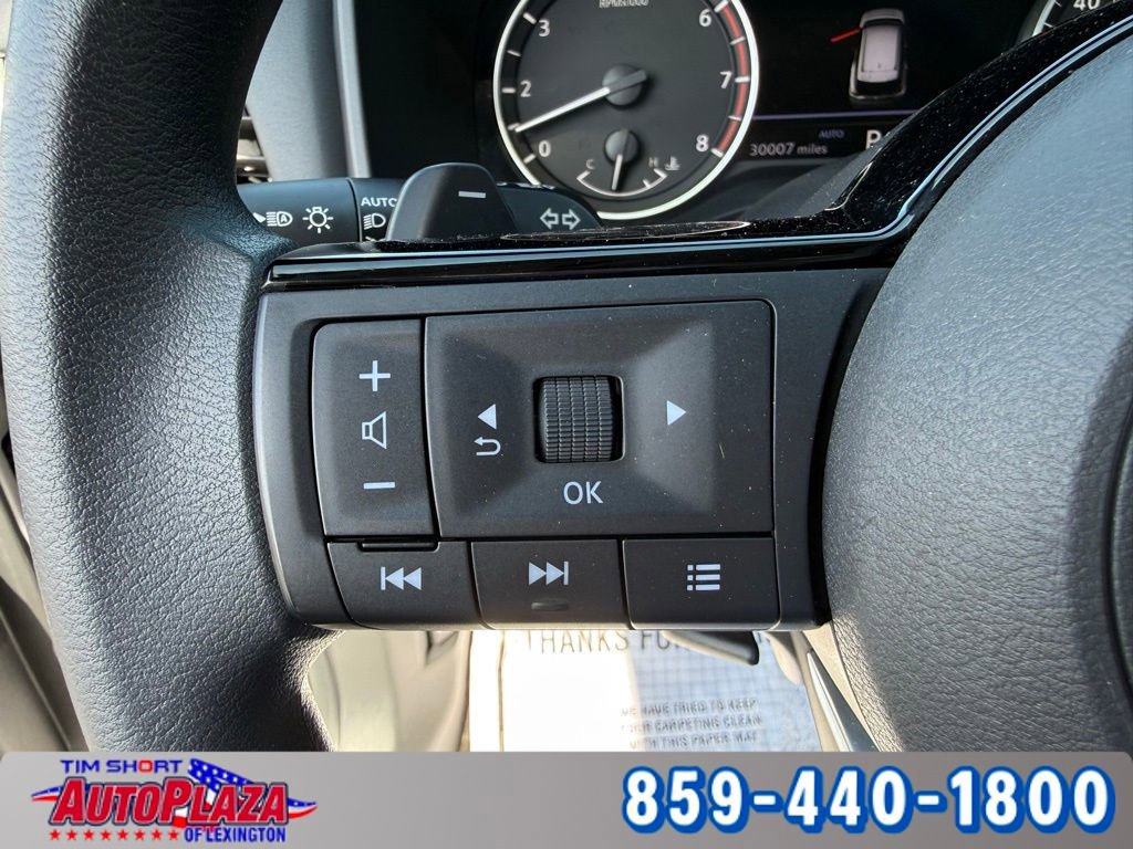 Used 2023 Nissan Rogue SV AWD/4WD image 19