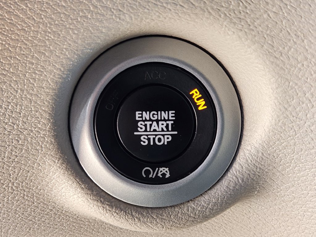 Used 2023 Chrysler Pacifica Touring-L FWD image 12