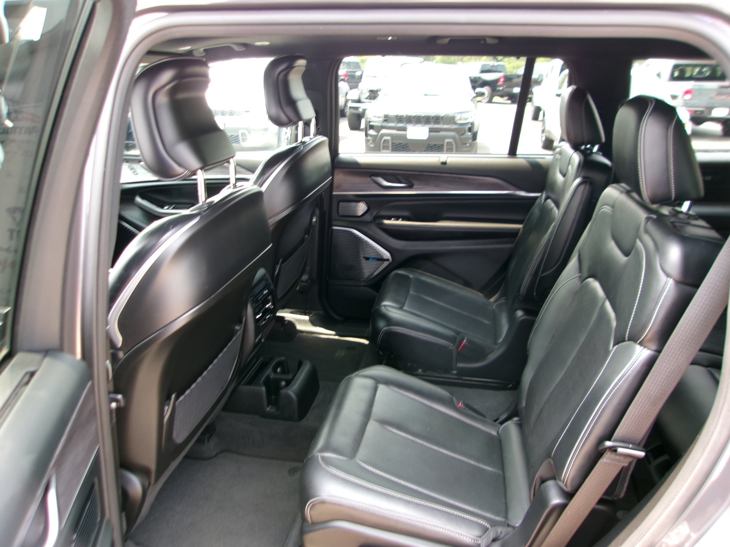 Used 2021 Jeep Grand Cherokee L Overland AWD/4WD image 7