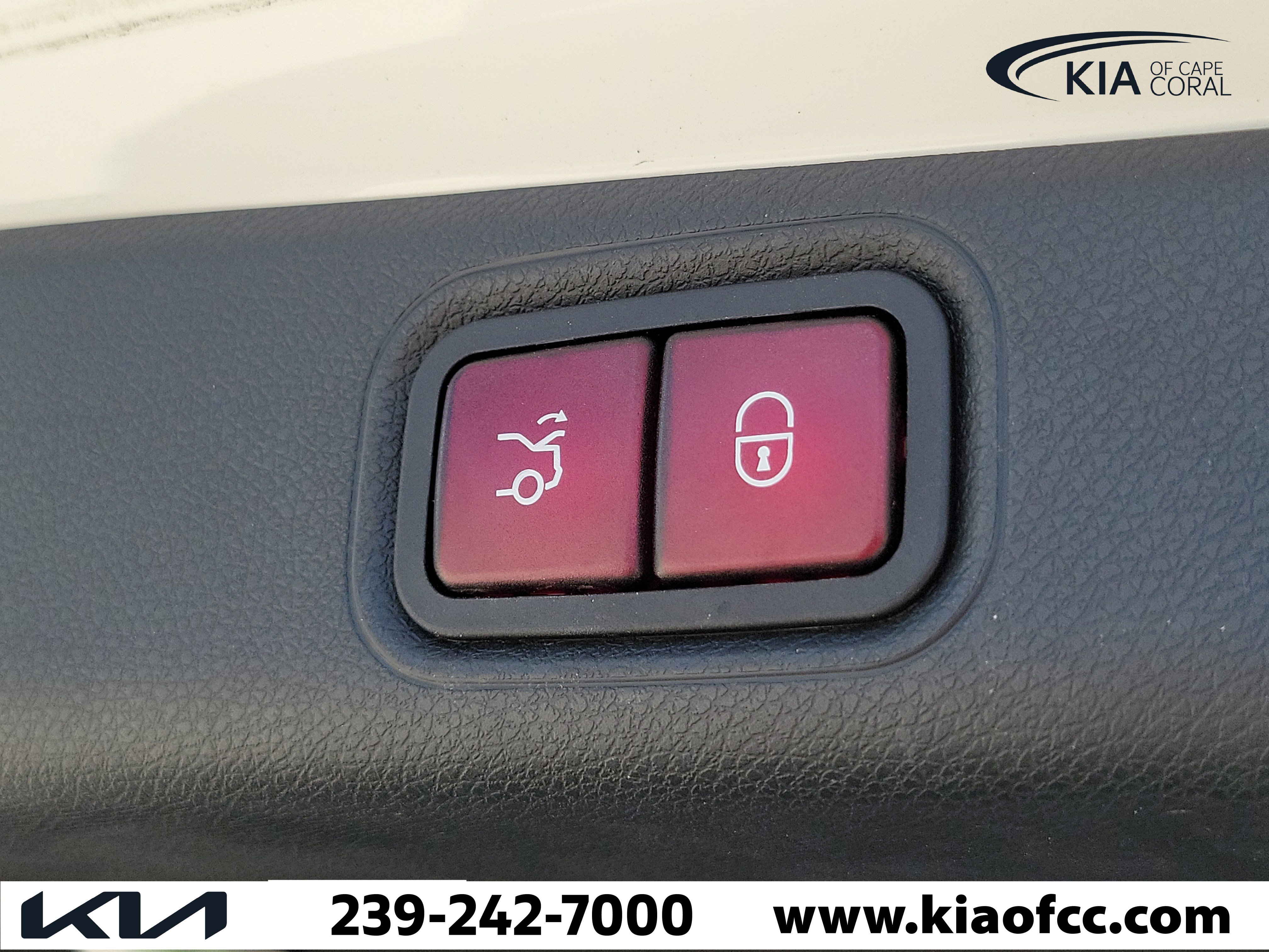 Used 2017 Mercedes-Benz E 300 image 6