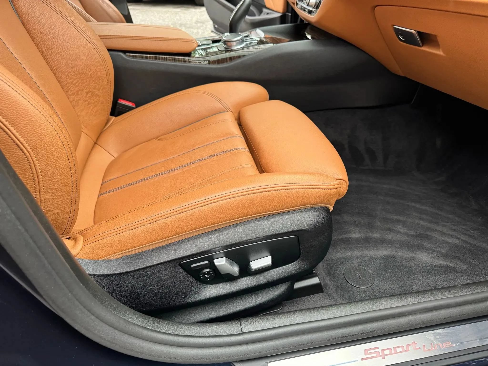 Used 2019 BMW 530i xDrive w/ Convenience Package AWD/4WD image 21