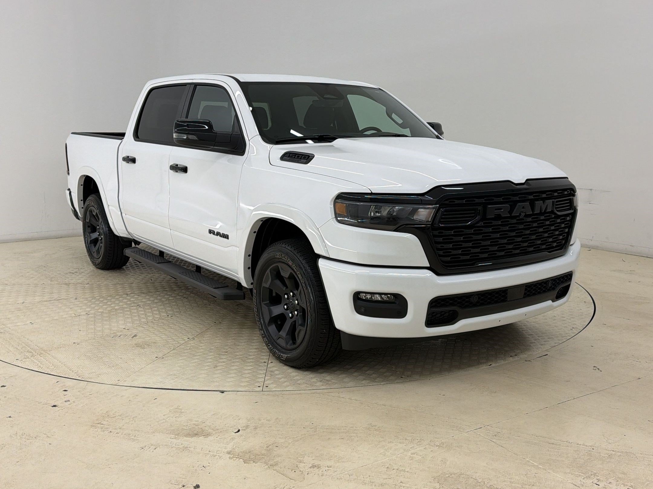 Used 2025 RAM 1500 Big Horn AWD/4WD image 7