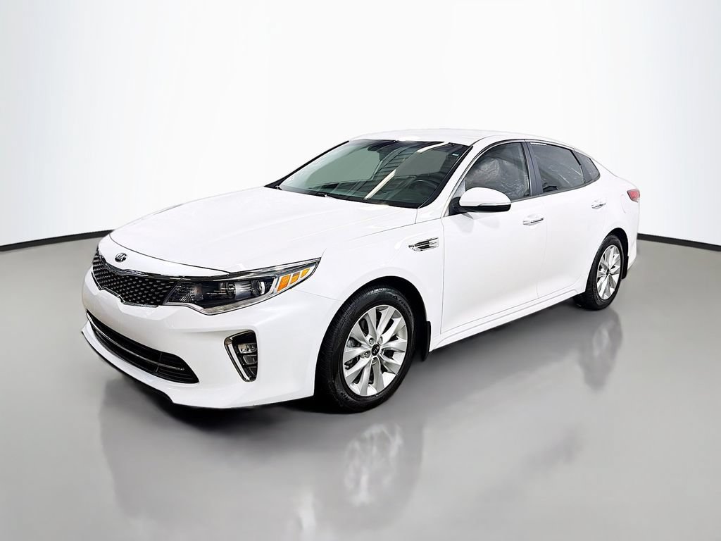 Used 2018 Kia Optima S FWD image 5