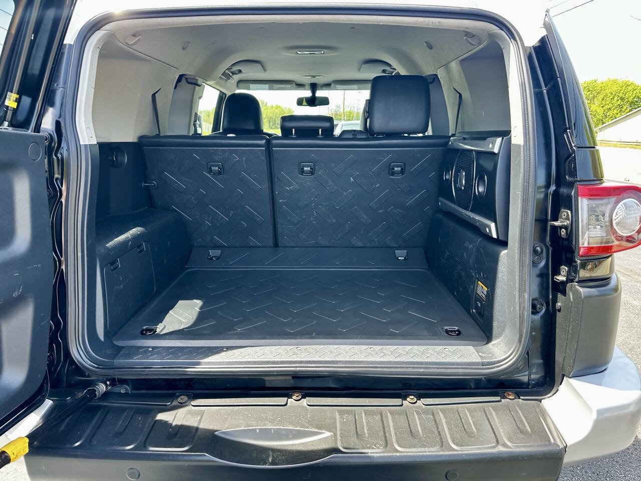 Used 2012 Toyota FJ Cruiser 4WD w/ Upgrade Pkg image 28