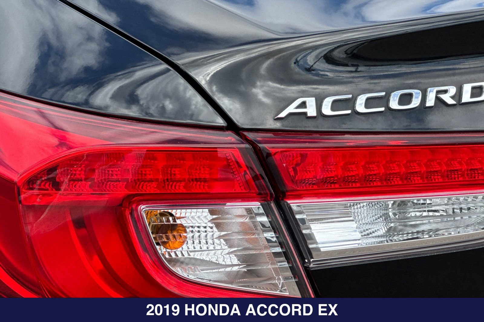 Used 2019 Honda Accord EX image 27