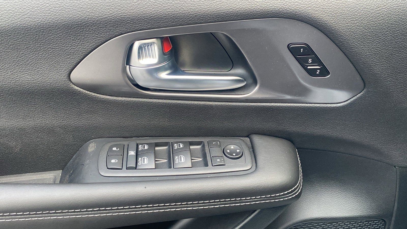 New 2026 Chrysler Pacifica Select AWD/4WD image 7