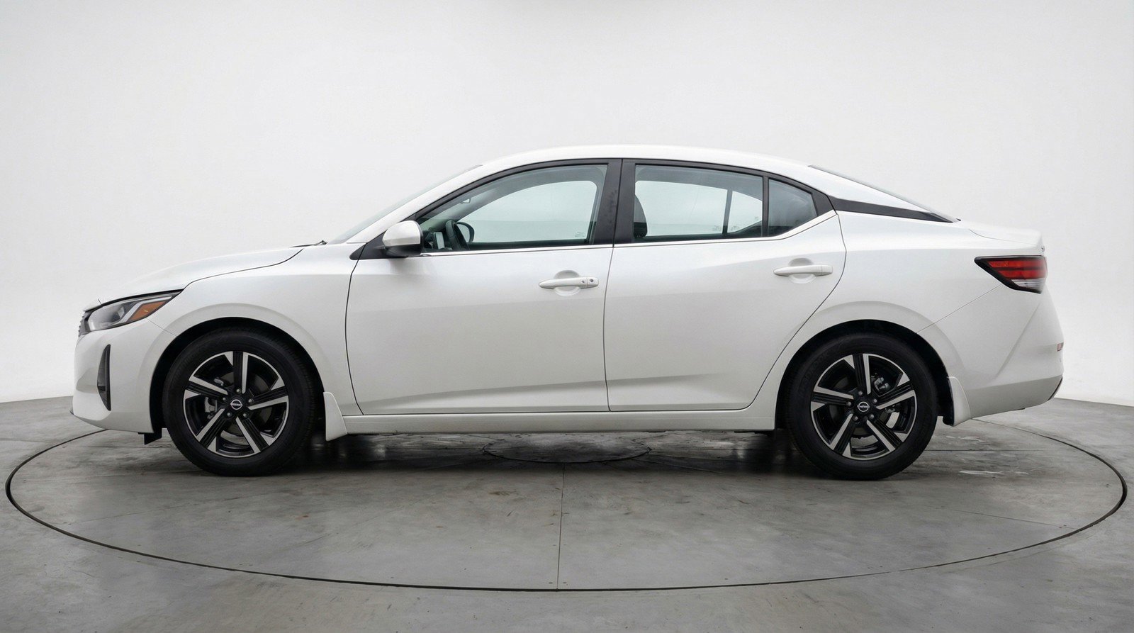 Used 2025 Nissan Sentra SV image 5