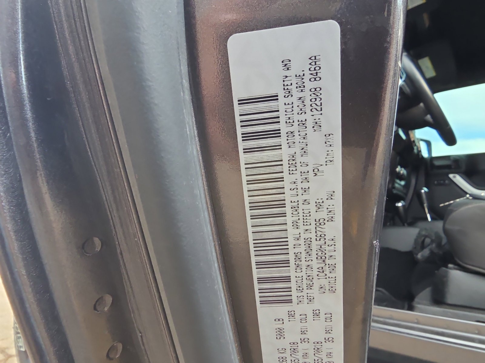 Used 2017 Jeep Wrangler Sahara w/ Connectivity Group image 30