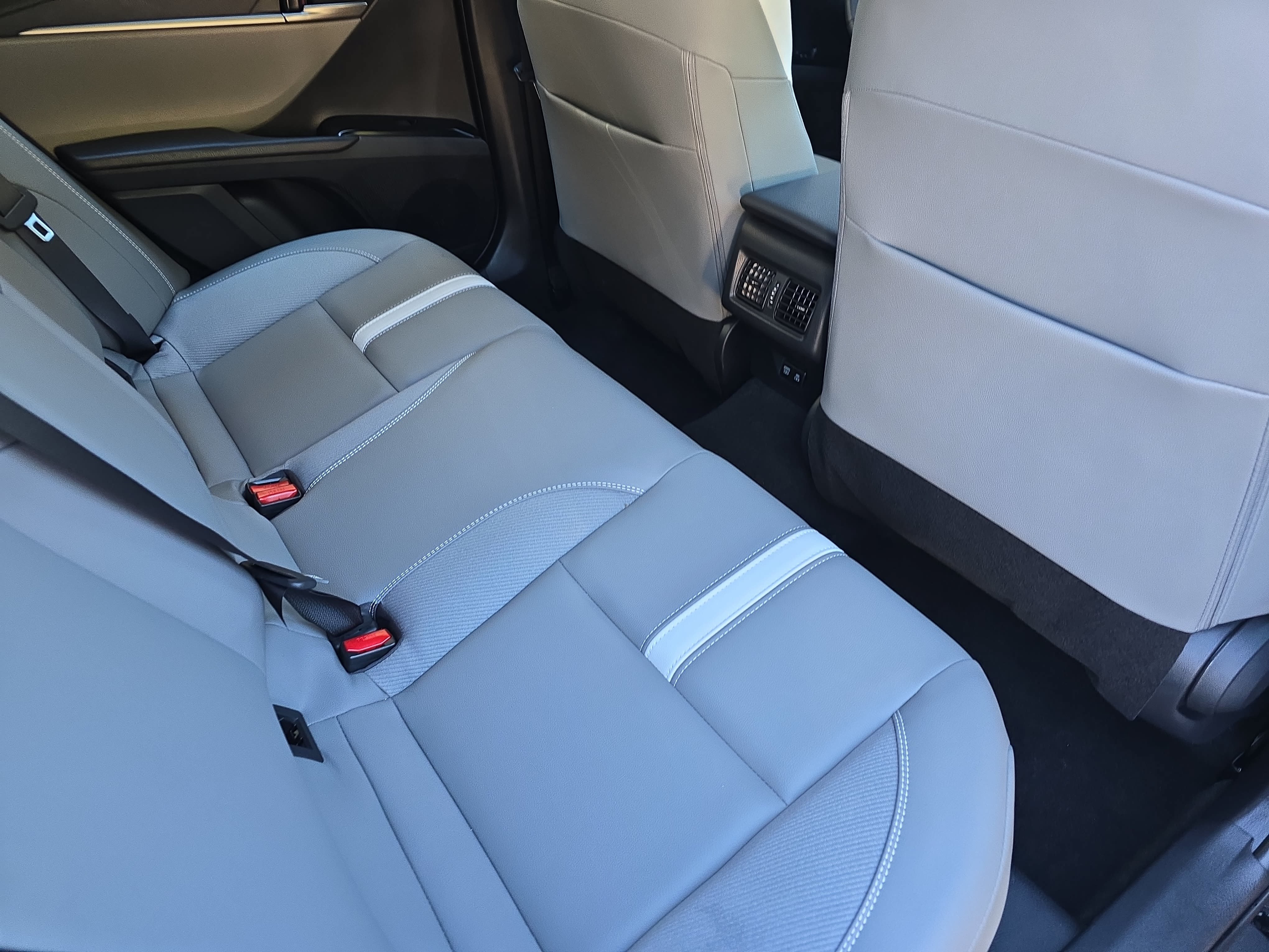 Used 2026 Toyota Camry SE FWD image 11