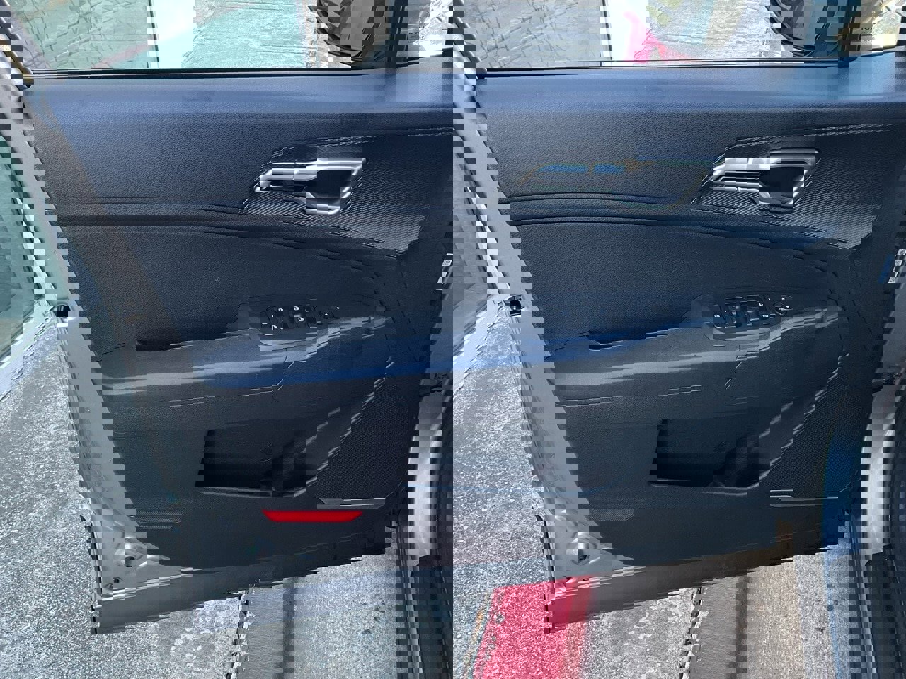 Used 2025 Kia Sportage LX image 13