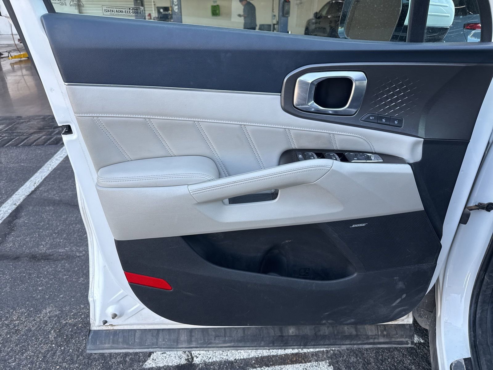 Used 2023 Kia Sorento SX Prestige AWD/4WD image 11