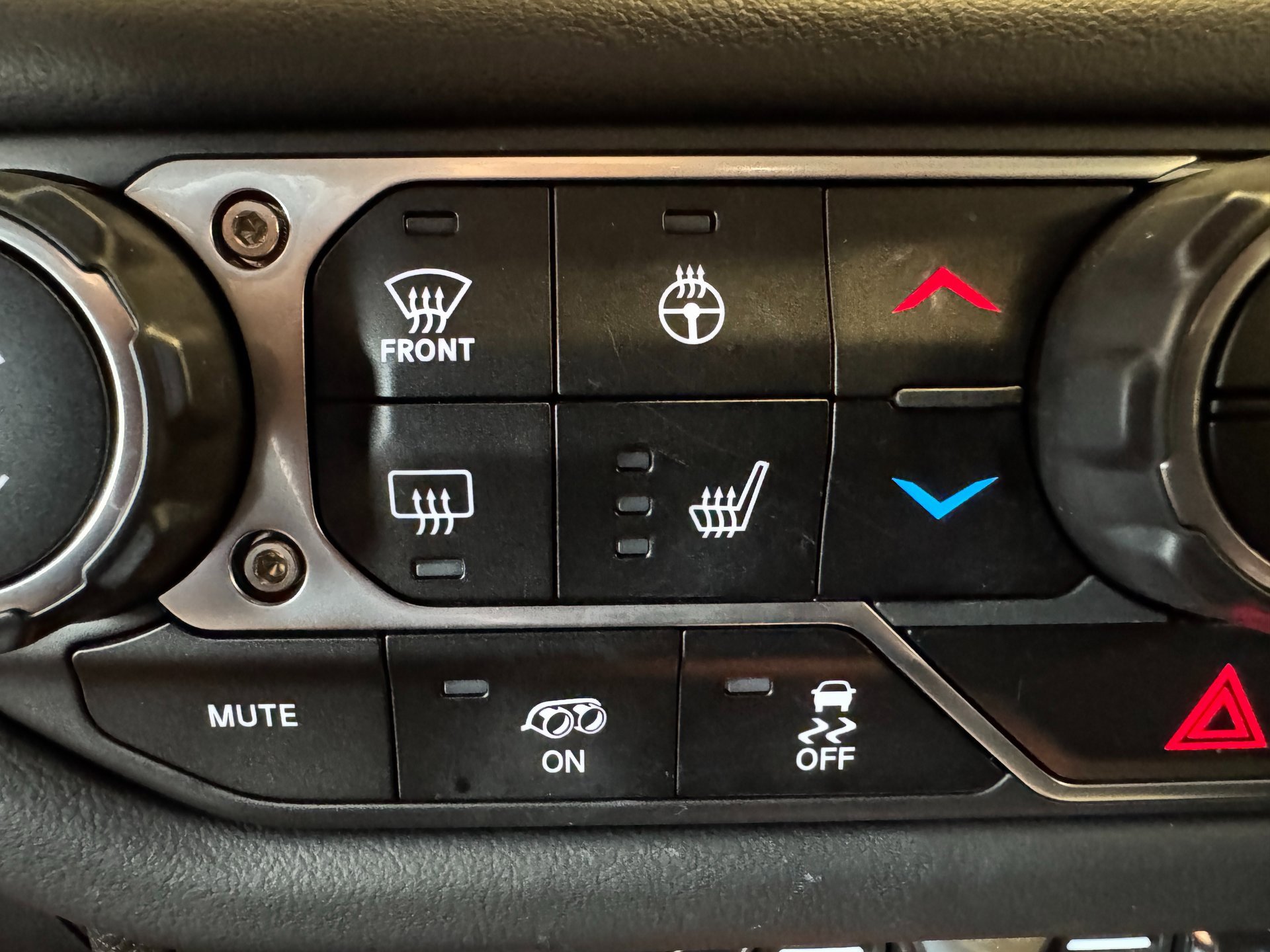 Used 2024 Jeep Wrangler Unlimited Rubicon 392 image 33