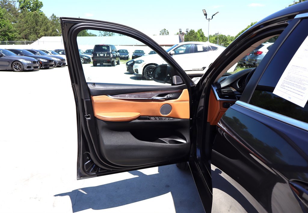 Used 2015 BMW X6 xDrive50i AWD/4WD image 41