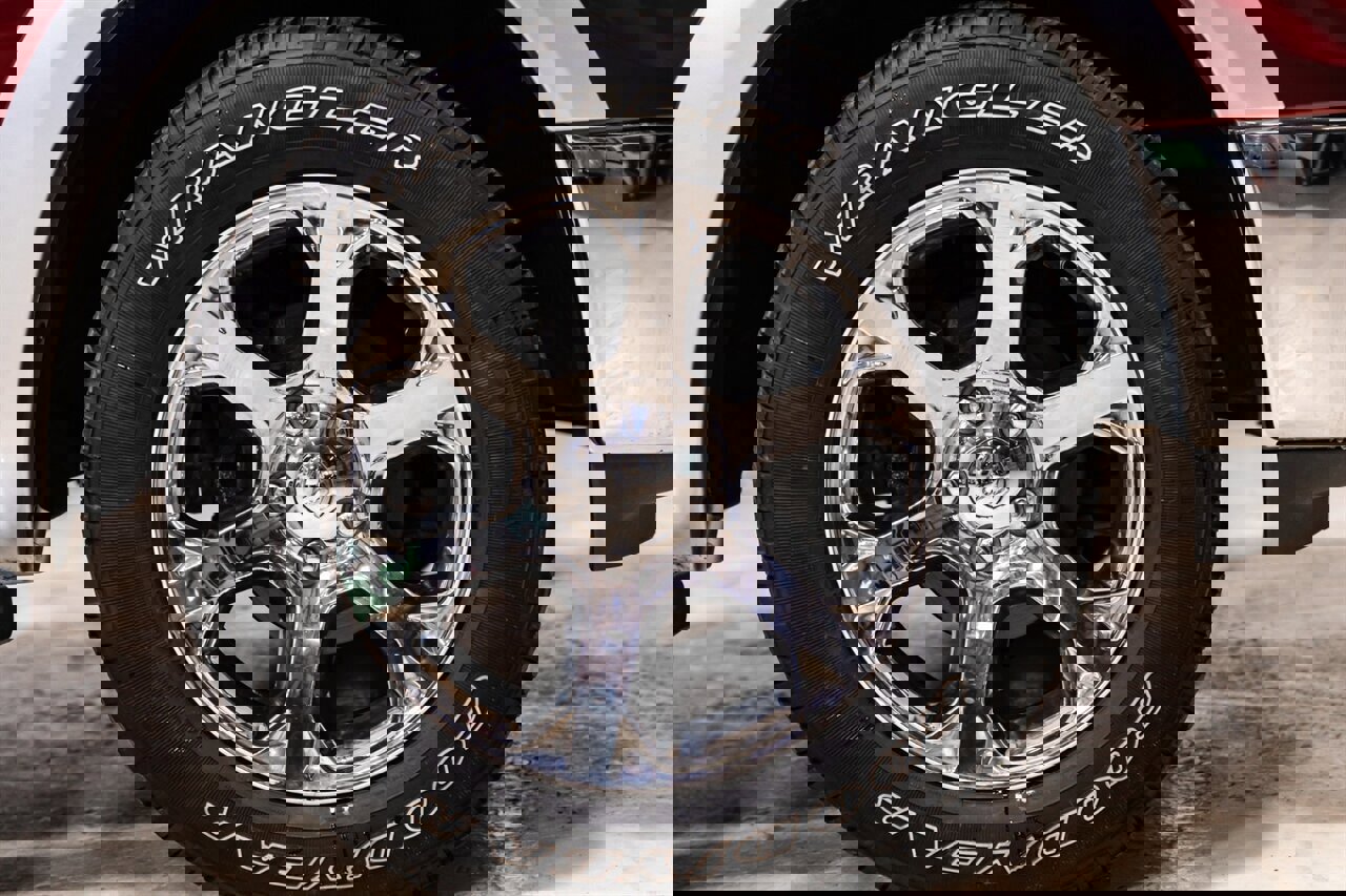 Used 2015 RAM 1500 Laramie w/ Convenience Group image 21