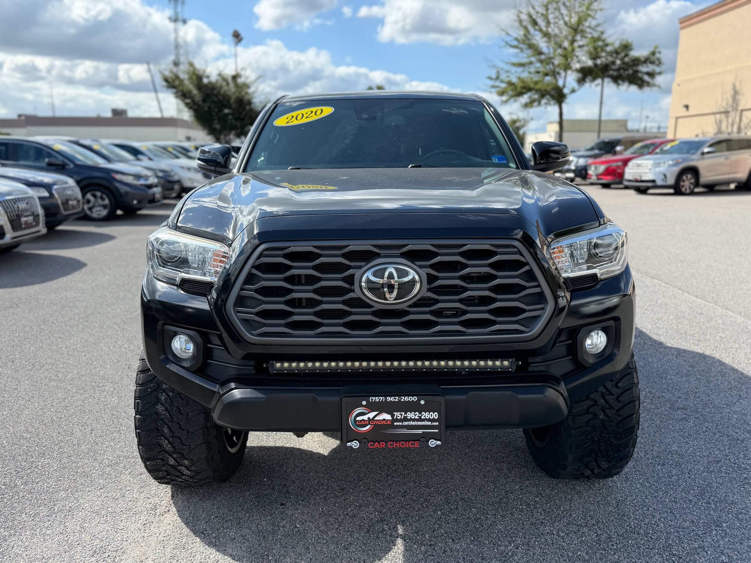 Used 2020 Toyota Tacoma TRD Off-Road w/ Technology Package AWD/4WD image 4