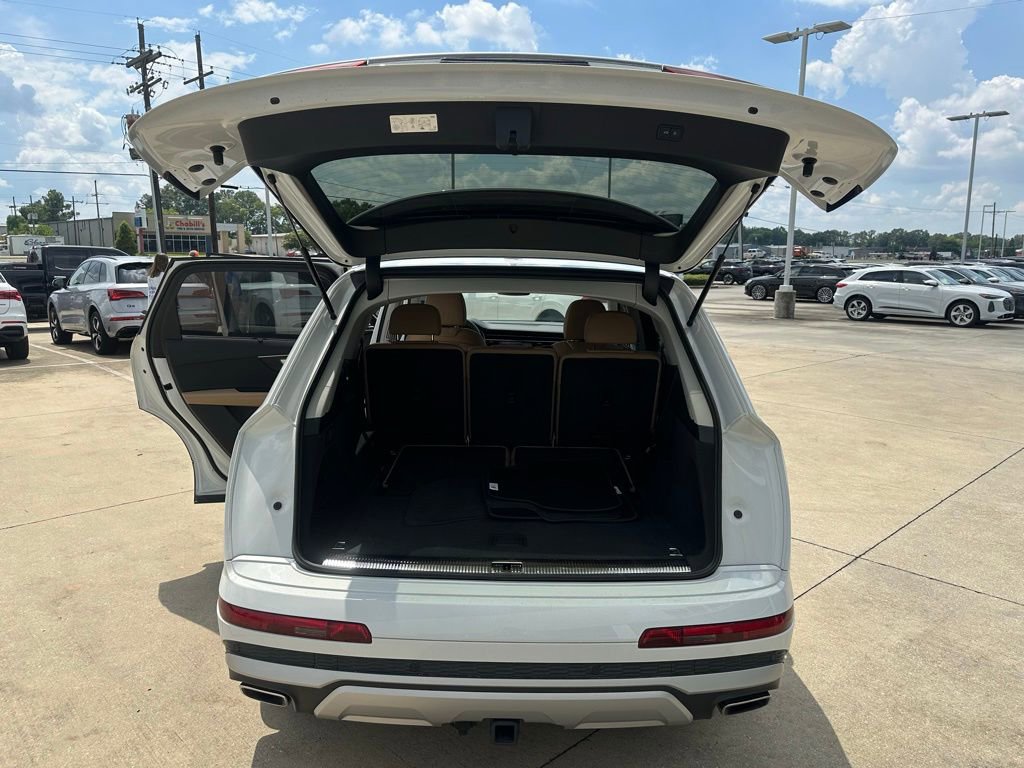 Used 2025 Audi Q7 3.0T Prestige image 26