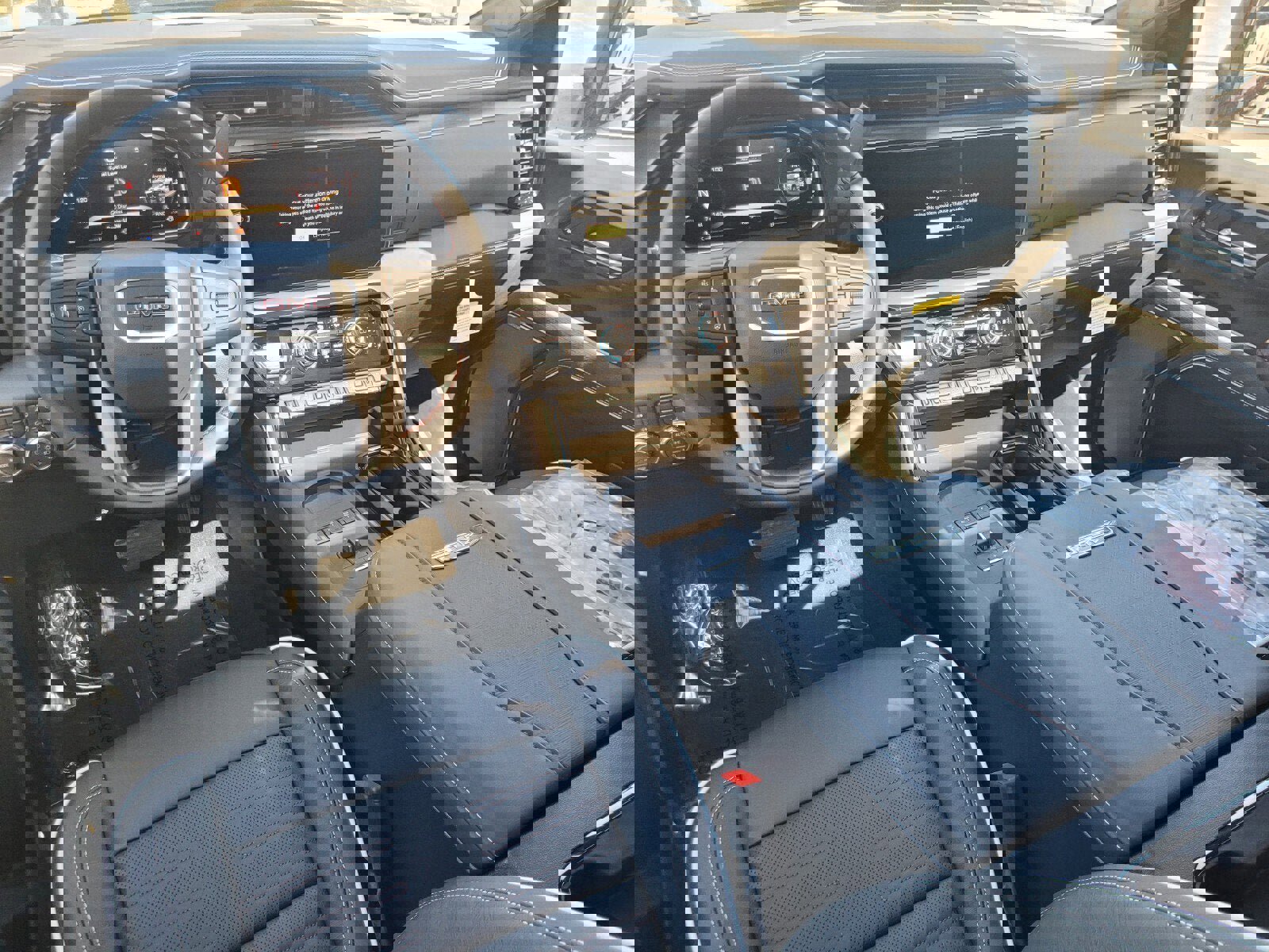 New 2026 GMC Sierra 2500 Denali Ultimate w/ Max Trailering Package image 17