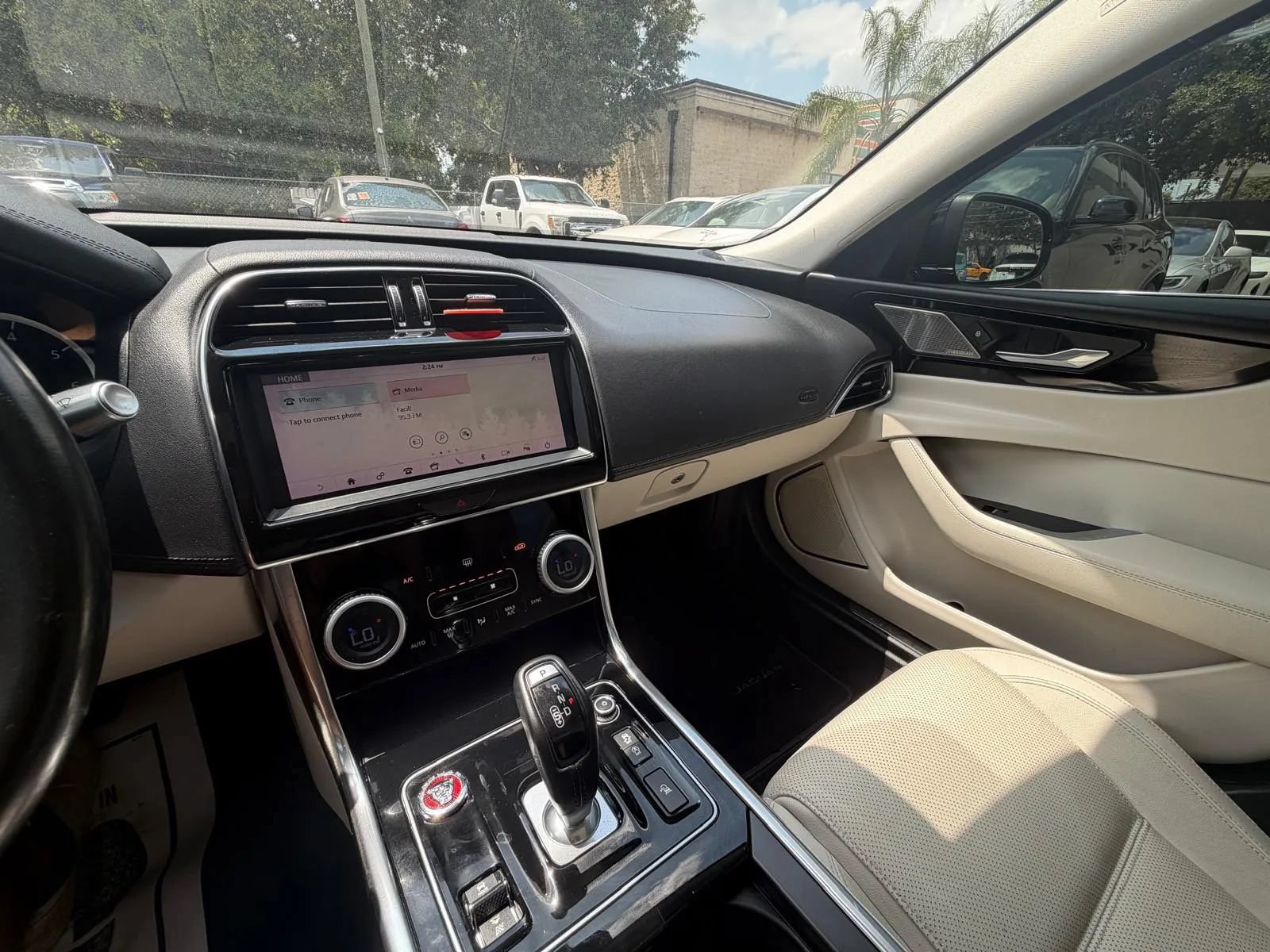 Used 2020 Jaguar XE S RWD image 13