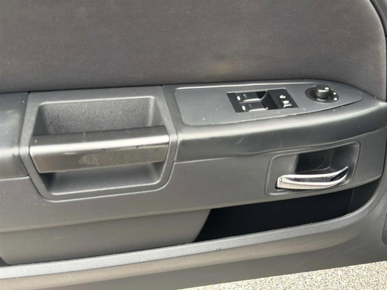 Used 2014 Dodge Challenger SXT image 11