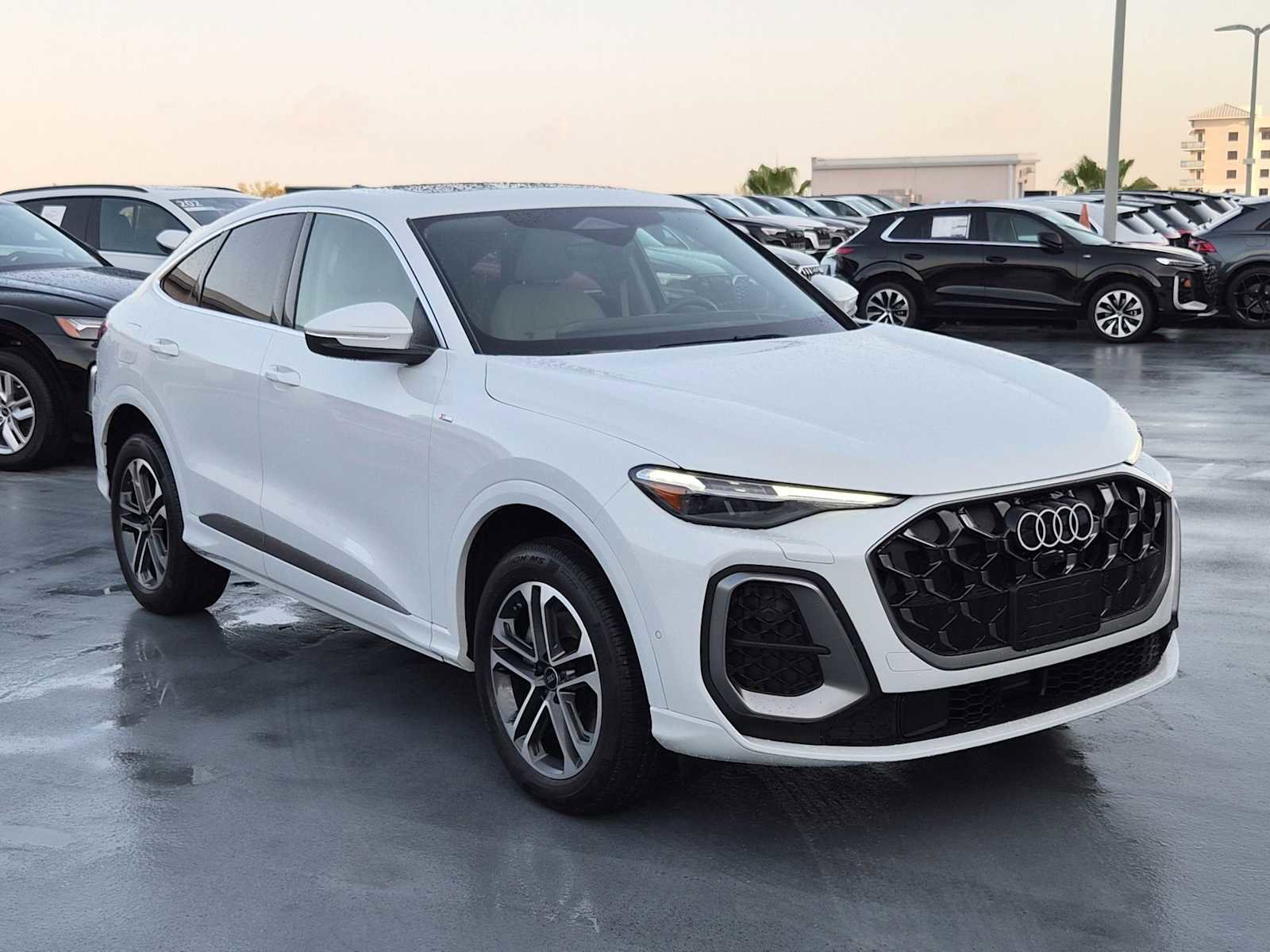 Certified 2025 Audi Q5 Premium Plus w/ Premium Plus image 8