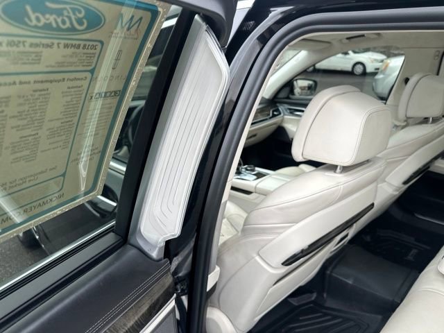 Used 2018 BMW 750i xDrive image 28