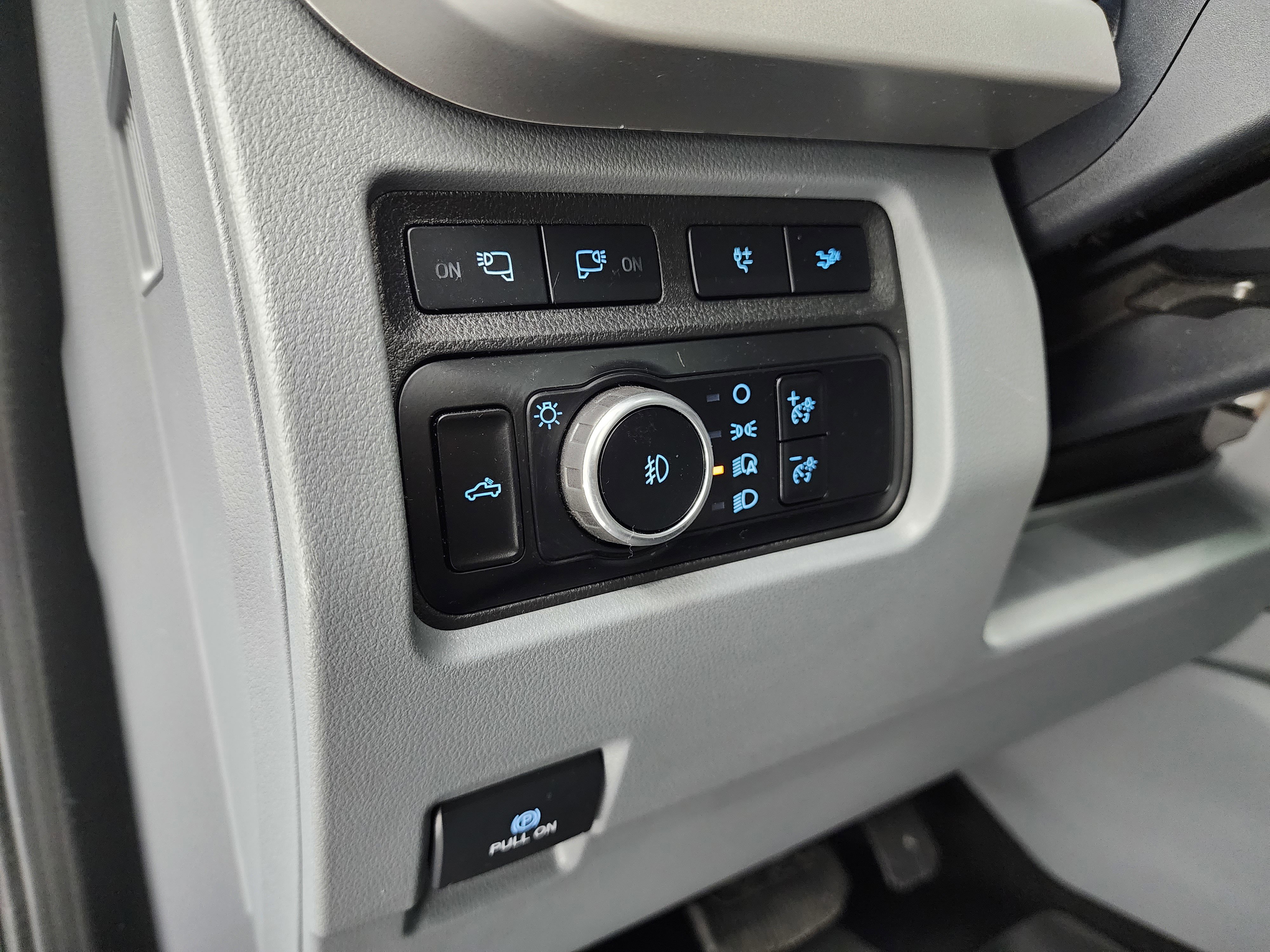 Used 2023 Ford F350 XLT w/ Tremor Off-Road Package image 47